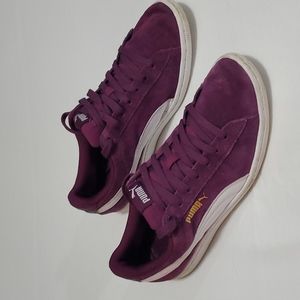 Women's U.S.A. Size 8.5 Pumas